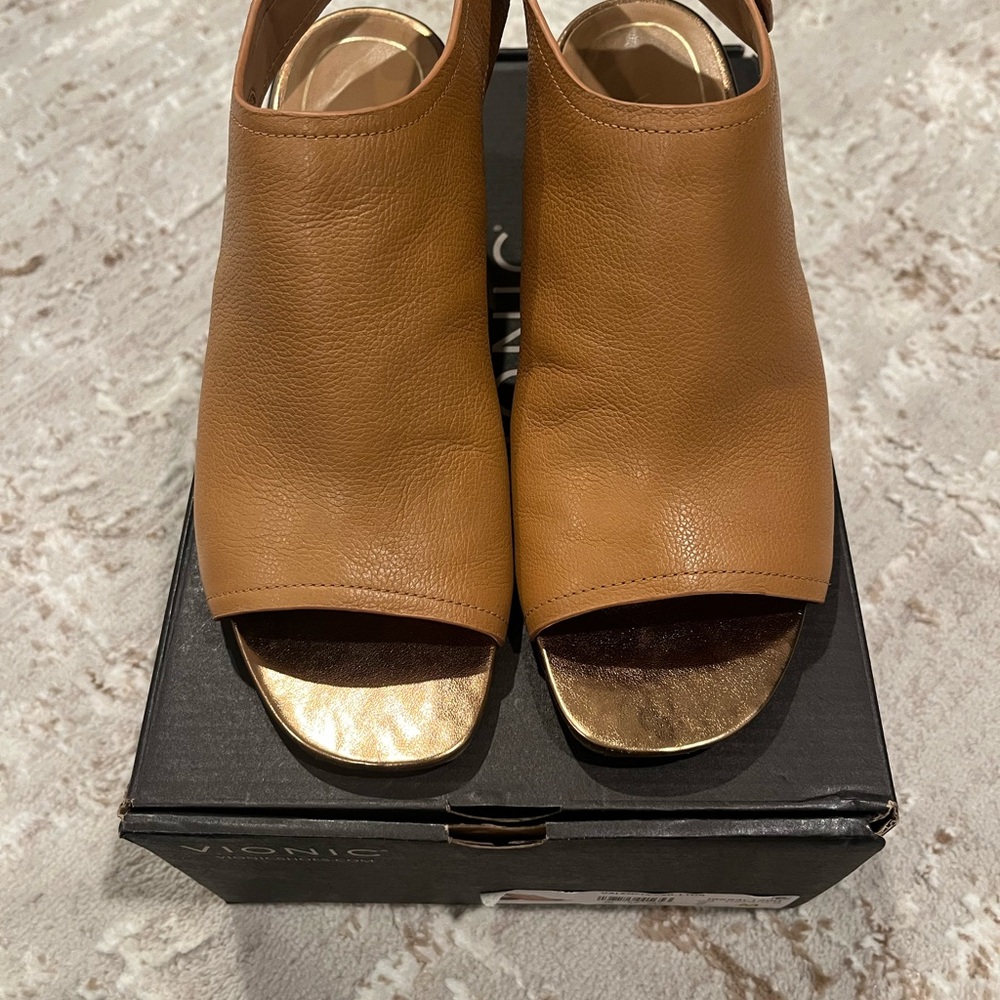 Vionic Tan Leather Open-Toe Mule Sandals with Gold Footbed